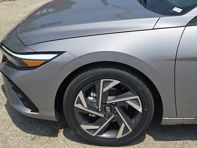 new 2025 Hyundai Elantra car, priced at $26,019