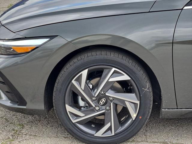 new 2025 Hyundai Elantra car, priced at $26,019
