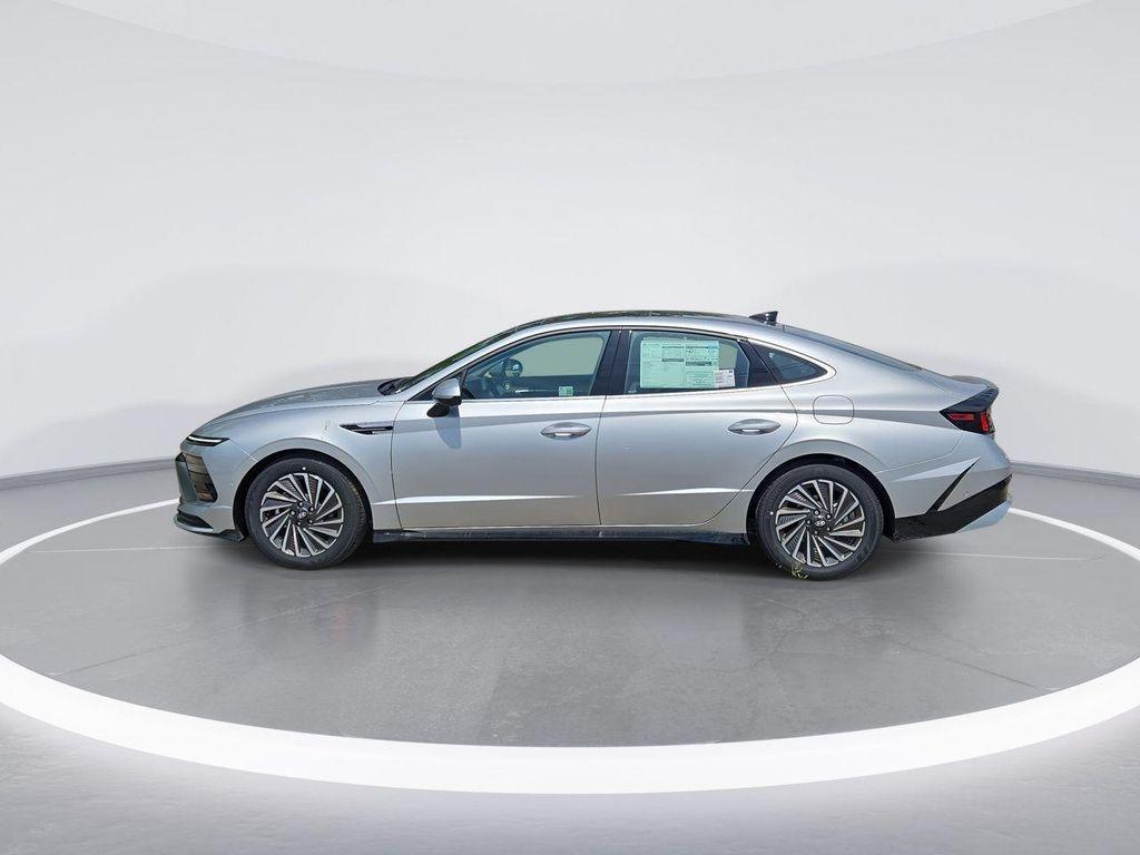 new 2025 Hyundai Sonata Hybrid car, priced at $34,358