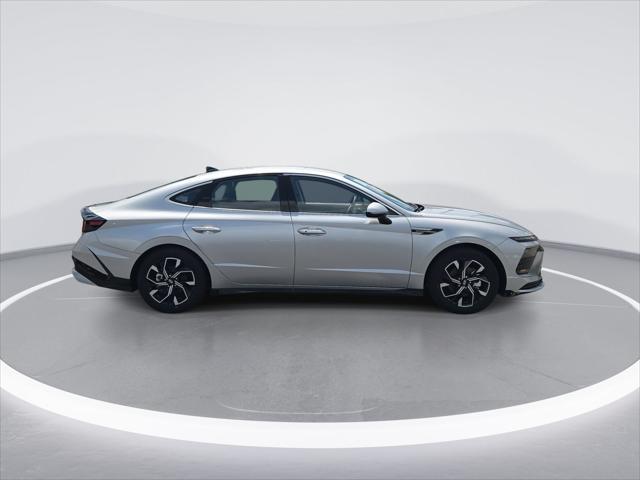 new 2025 Hyundai Sonata car, priced at $29,046