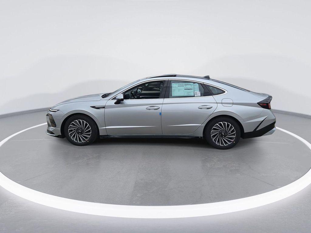 new 2025 Hyundai Sonata Hybrid car, priced at $34,023