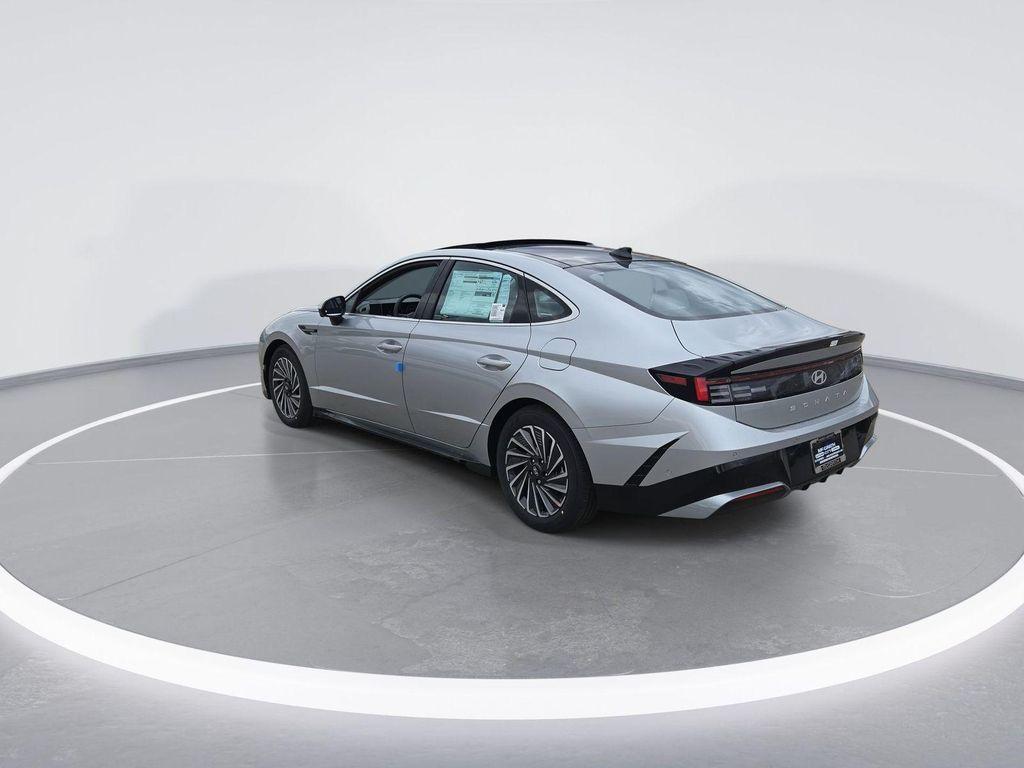 new 2025 Hyundai Sonata Hybrid car, priced at $34,023