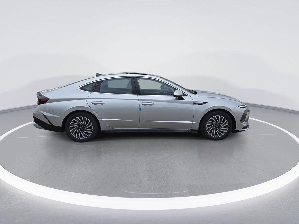 new 2025 Hyundai Sonata Hybrid car, priced at $34,023