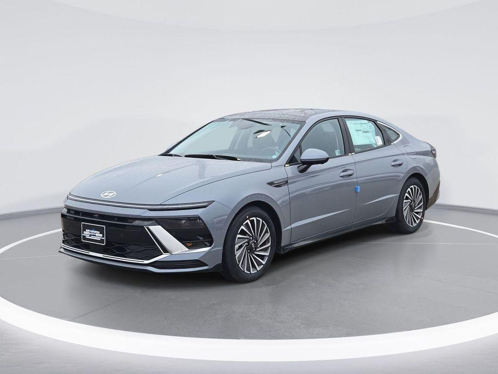 new 2025 Hyundai Sonata Hybrid car, priced at $34,322
