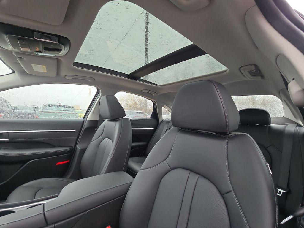 new 2025 Hyundai Sonata Hybrid car, priced at $34,322