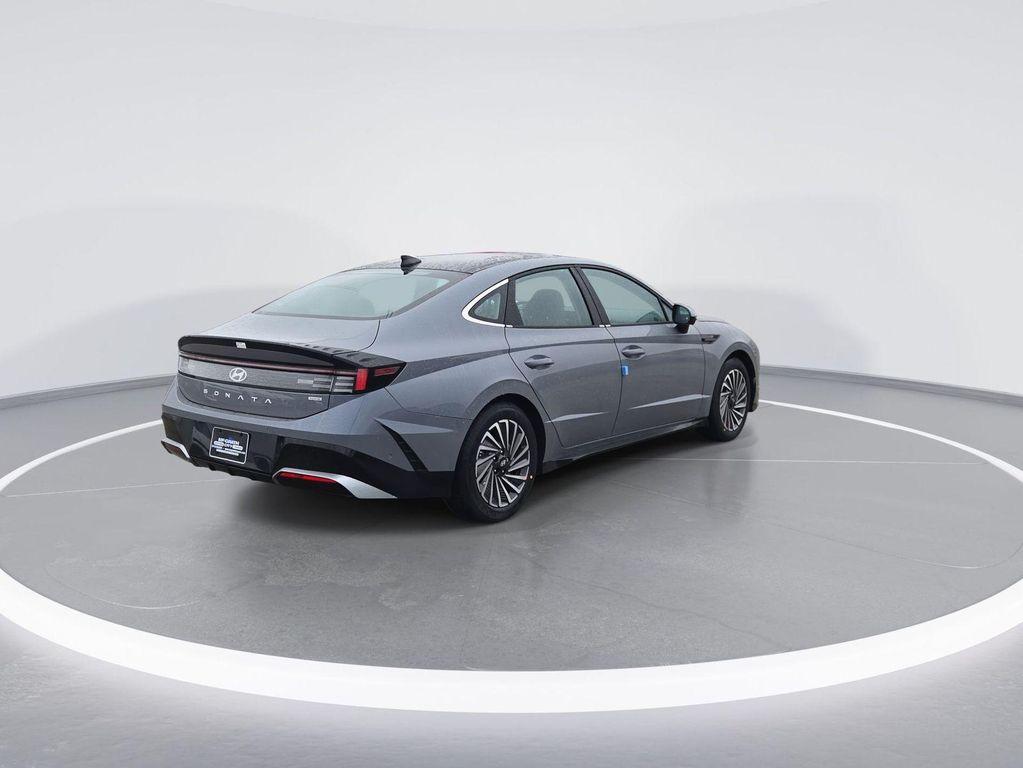 new 2025 Hyundai Sonata Hybrid car, priced at $34,322