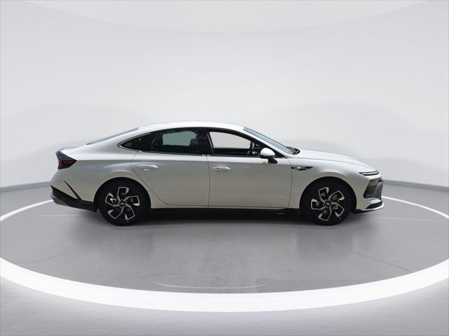 new 2025 Hyundai Sonata car, priced at $29,557