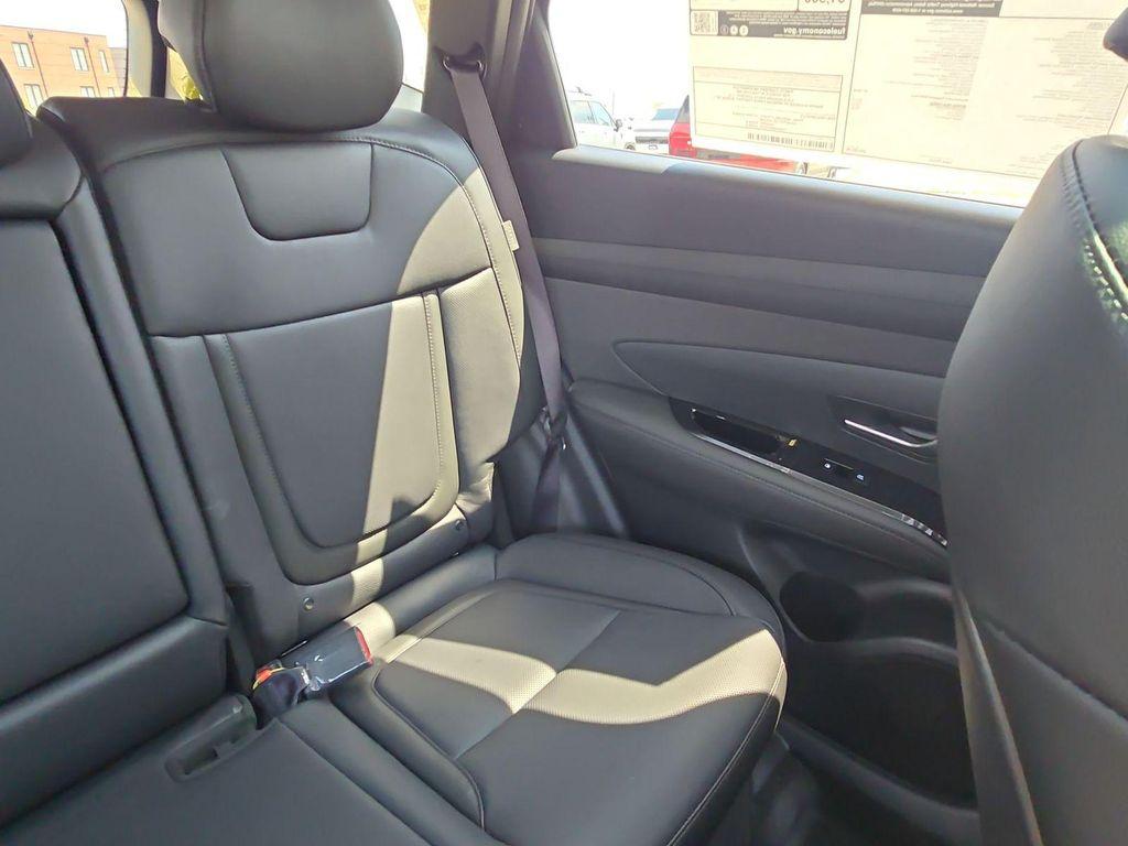 new 2025 Hyundai TUCSON Hybrid car, priced at $37,606