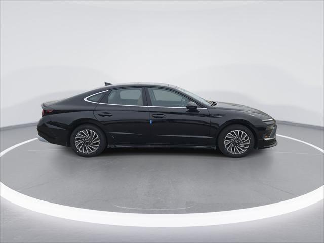 new 2025 Hyundai Sonata Hybrid car, priced at $37,329