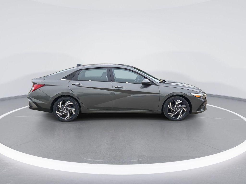 new 2025 Hyundai Elantra car, priced at $25,983