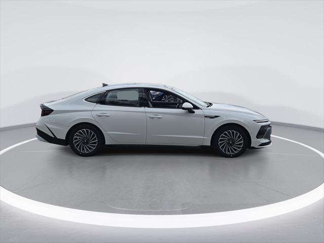 new 2025 Hyundai Sonata Hybrid car, priced at $37,790