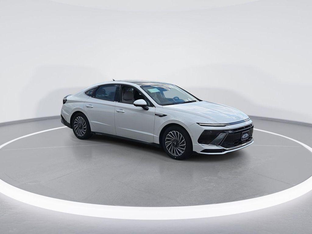 new 2025 Hyundai Sonata Hybrid car, priced at $34,745