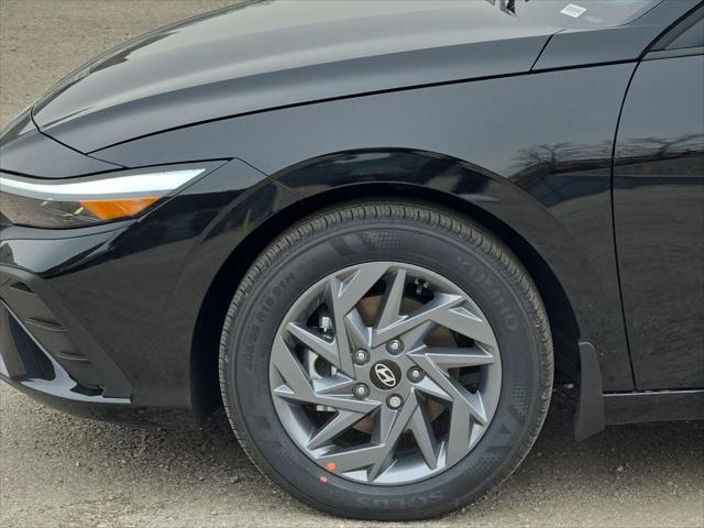 new 2025 Hyundai ELANTRA HEV car, priced at $25,520