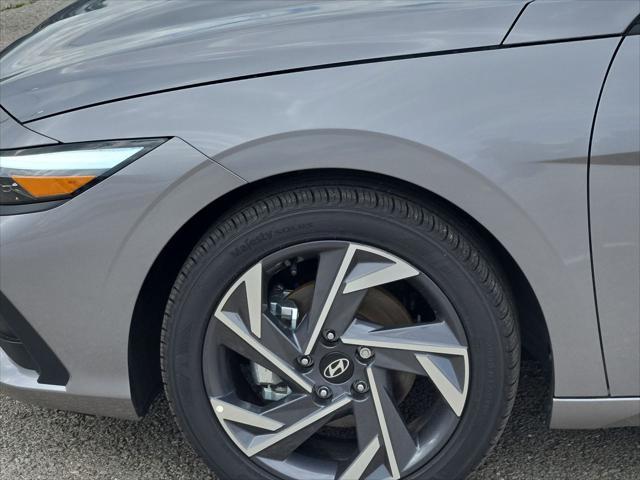 new 2025 Hyundai Elantra car, priced at $22,878