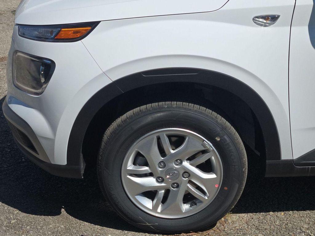 new 2025 Hyundai Venue car, priced at $21,727