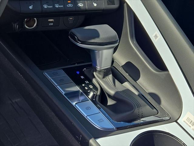 new 2025 Hyundai Elantra car, priced at $25,981