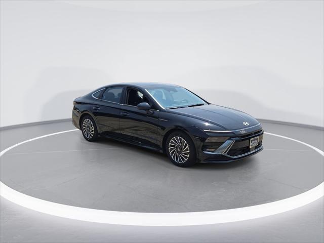new 2025 Hyundai Sonata Hybrid car, priced at $37,382