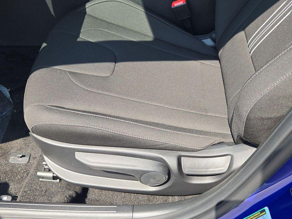 new 2025 Hyundai Elantra car, priced at $26,023