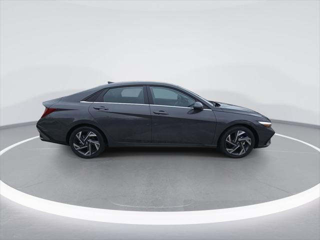 new 2025 Hyundai Elantra car, priced at $26,652