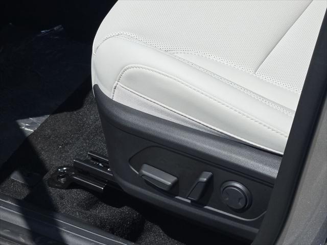 new 2025 Hyundai TUCSON Hybrid car, priced at $36,426