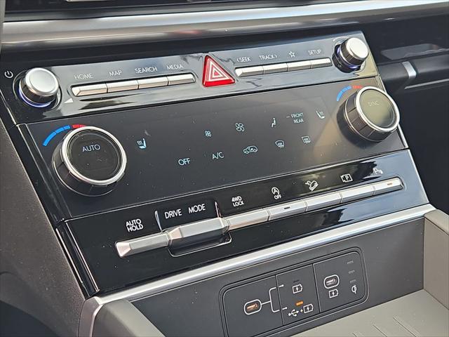 new 2025 Hyundai Santa Fe car, priced at $38,070