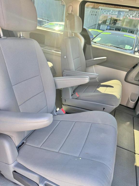 used 2008 Dodge Grand Caravan car, priced at $3,995