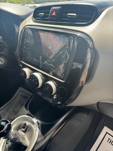 used 2015 Kia Soul car, priced at $3,995