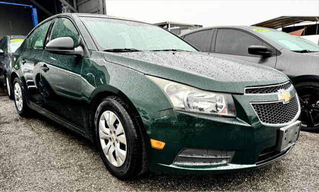used 2014 Chevrolet Cruze car, priced at $3,200