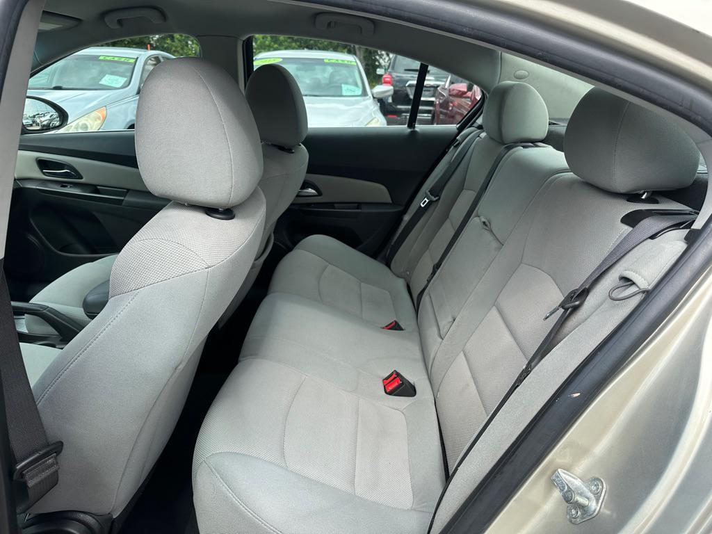 used 2014 Chevrolet Cruze car, priced at $3,800