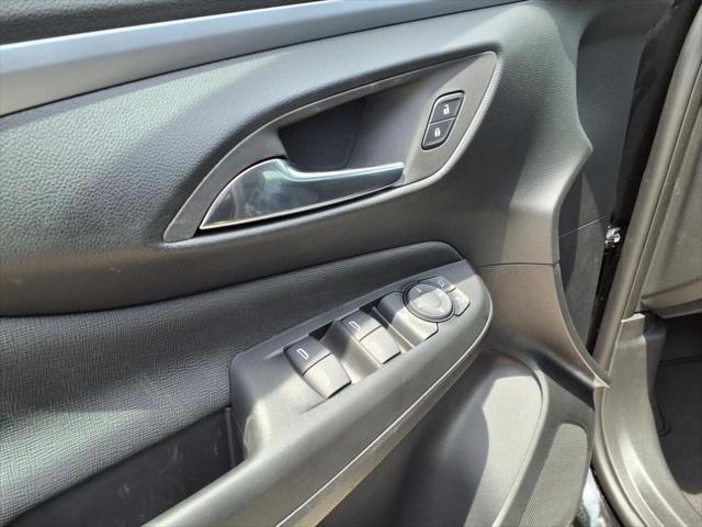 new 2025 Buick Envista car, priced at $26,685