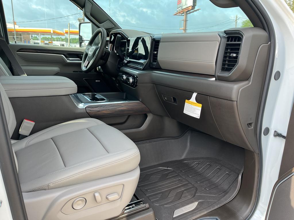 new 2025 GMC Sierra 2500 car, priced at $80,365