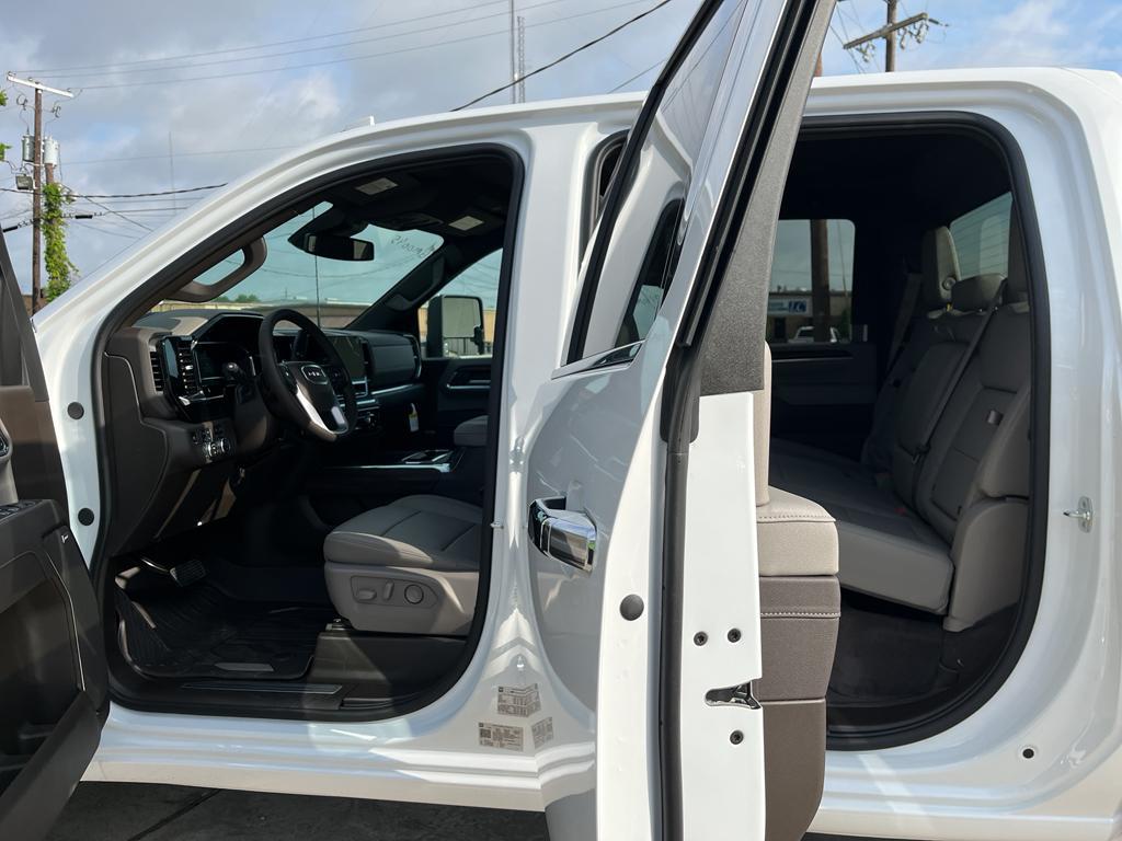 new 2025 GMC Sierra 2500 car, priced at $80,365