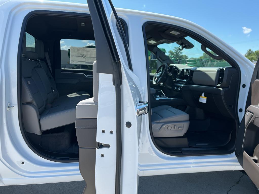 new 2025 GMC Sierra 2500 car, priced at $80,365