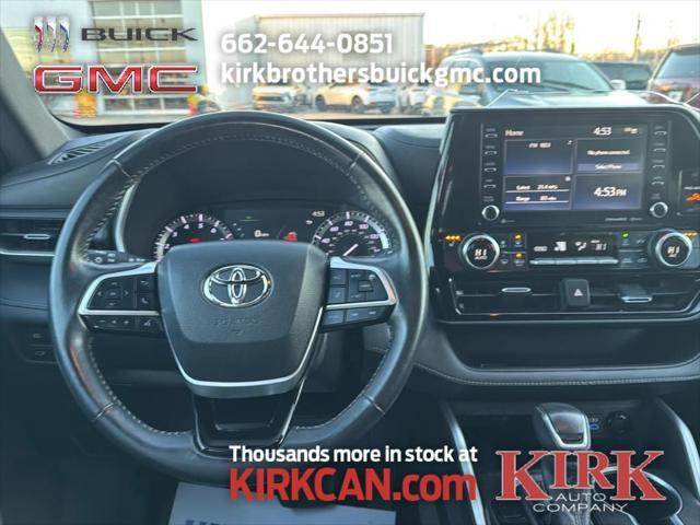 used 2022 Toyota Highlander car, priced at $34,605