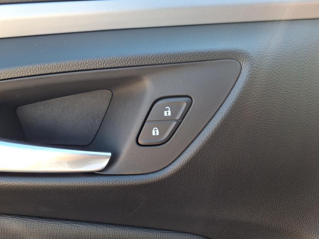 new 2025 Buick Envista car, priced at $25,235
