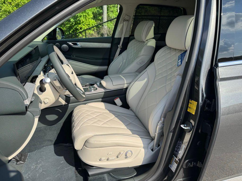 new 2025 Genesis GV80 car, priced at $78,530