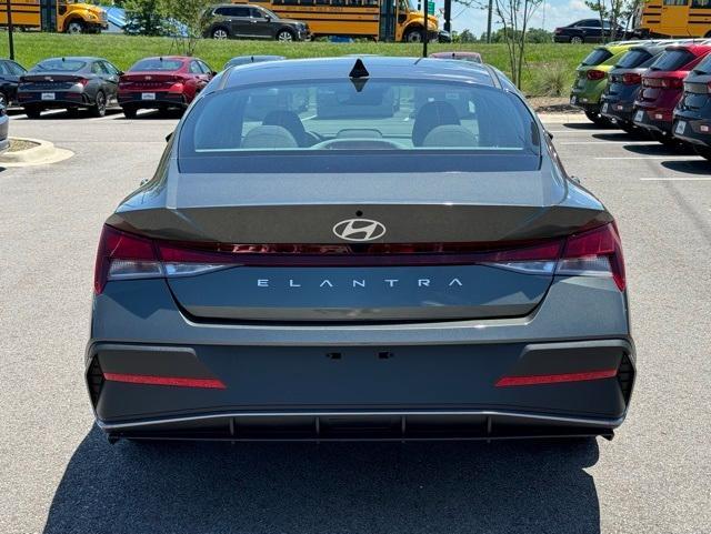 new 2024 Hyundai Elantra car, priced at $22,054