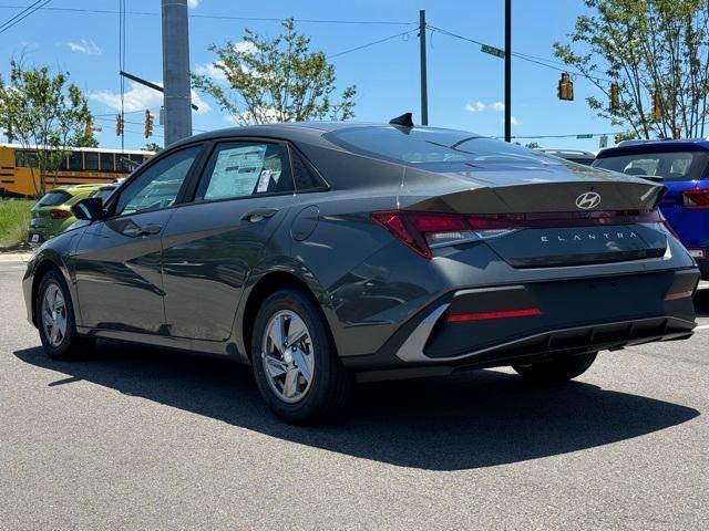 new 2024 Hyundai Elantra car, priced at $22,054