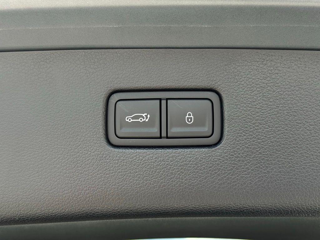 new 2025 Genesis GV80 car, priced at $78,914