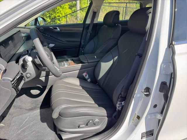 new 2025 Genesis G80 car, priced at $61,735
