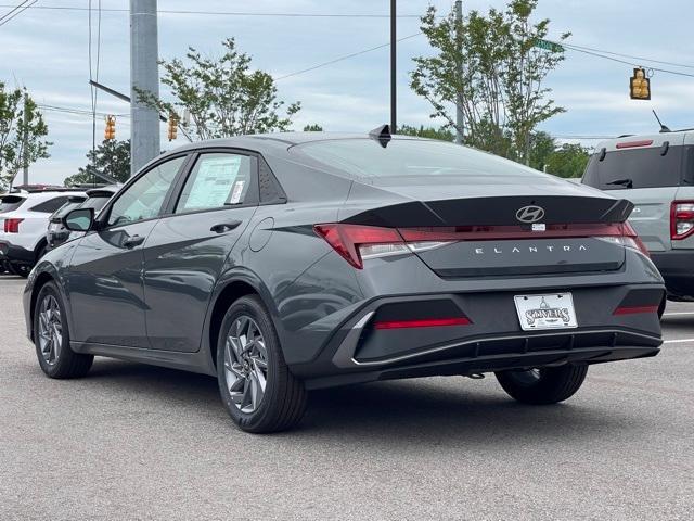 new 2024 Hyundai Elantra car, priced at $23,262