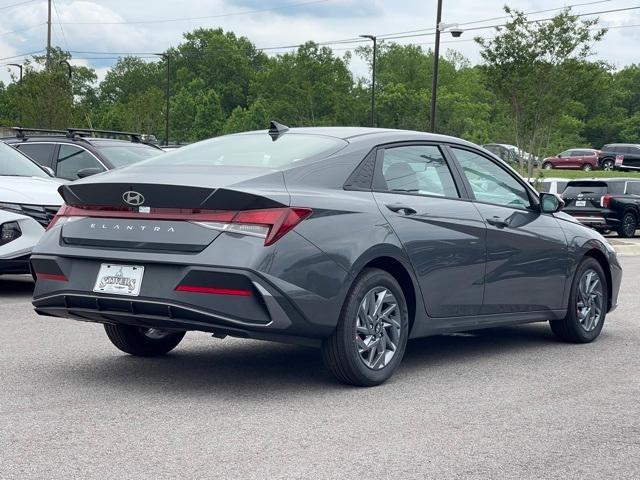 new 2024 Hyundai Elantra car, priced at $23,262