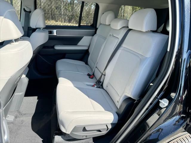 used 2025 Hyundai Santa Fe car, priced at $32,525