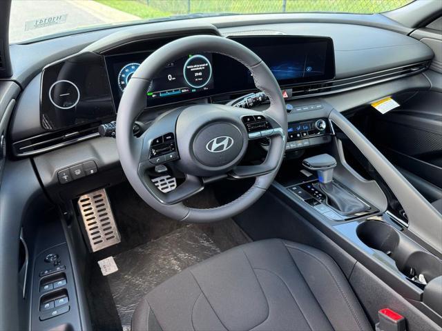 new 2025 Hyundai Elantra car, priced at $27,095