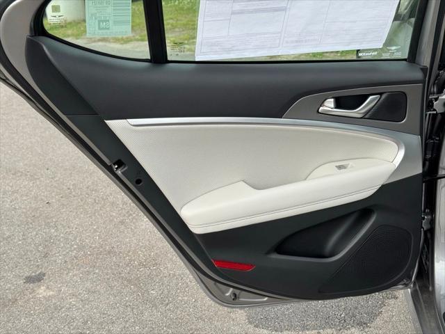new 2025 Genesis G70 car, priced at $45,944