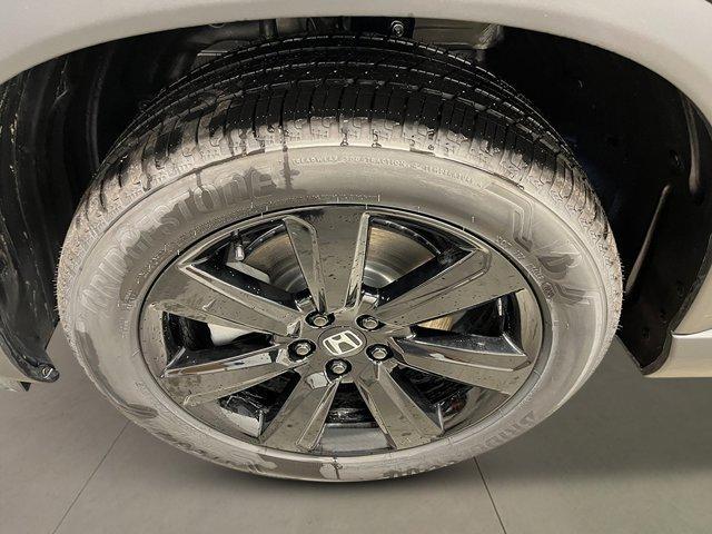 new 2025 Honda Pilot car, priced at $51,699