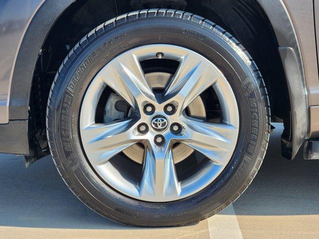 used 2017 Toyota Highlander car, priced at $19,977
