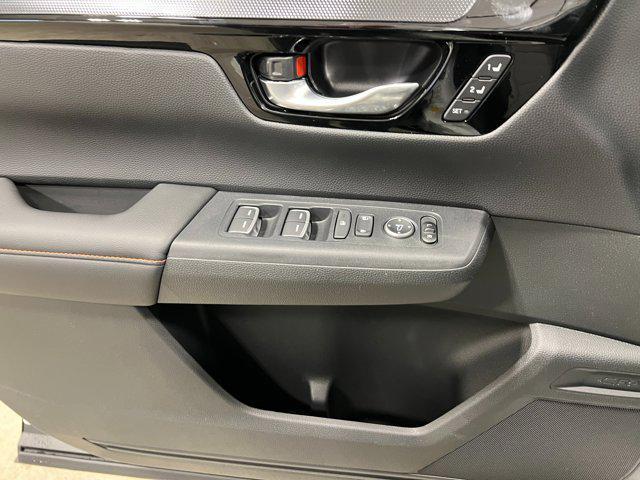 new 2025 Honda CR-V Hybrid car, priced at $43,803