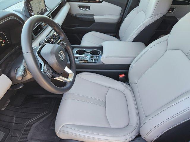 used 2025 Honda Pilot car, priced at $45,749