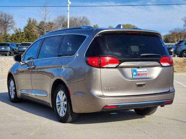 used 2017 Chrysler Pacifica car, priced at $10,647